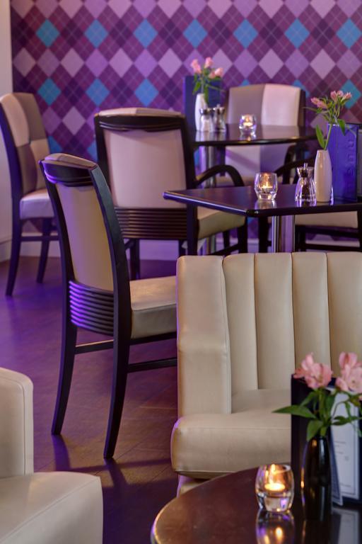 The Birch Hotel Хейвордс-Хит Экстерьер фото