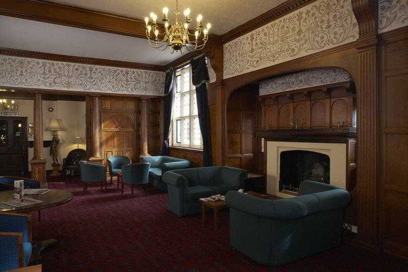 The Birch Hotel Хейвордс-Хит Экстерьер фото