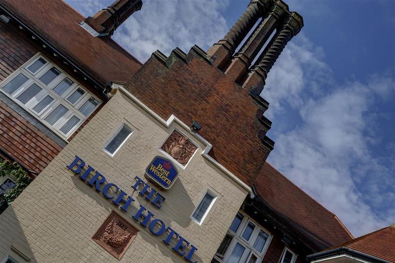 The Birch Hotel Хейвордс-Хит Экстерьер фото